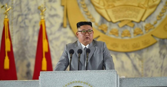 ​Przywódca Korei Płn. Kim Dzong Un został wybrany w niedzielę sekretarzem generalnym rządzącej Partii Pracy Korei (WPK) - poinformowała oficjalna agencja prasowa KCNA. Wyboru dokonano na trwajacym, pierwszym od 5 lat, zjeździe partii.