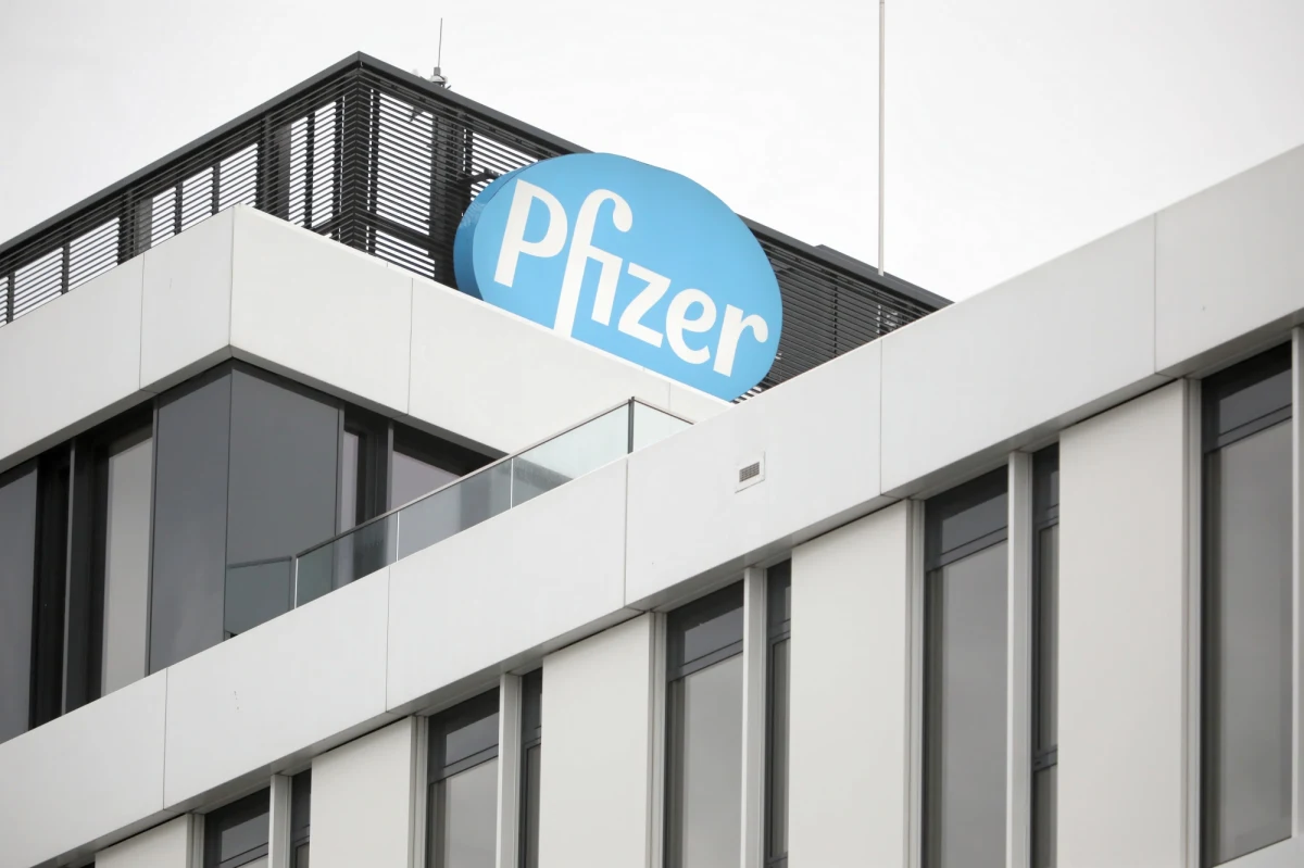 Policja belgijska zwiększyła kontrole wokół fabryki Pfizer/BioNTech – mówi w rozmowie z naszą dziennikarką Koen Van den Heuvel, burmistrz miasteczka Puurs, jedynego miejsca w Europie, gdzie produkowana jest szczepionka tej firmy przeciw Covid-19.  Chodzi o obawy przed potencjalnym zamachem terrorystycznym, czy jakąś akcją protestacyjną ruchów antyszczepionkowców. 