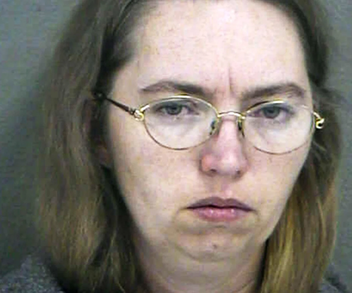 W stanie Indiana w USA miał dziś zostać wykonany wyrok śmierci na Lisie Montgomery, skazanej za zabójstwo popełnione w roku 2004. Sąd federalny w stanie Indiana zdecydował jednak o wstrzymaniu egzekucji 56-letniej kobiety. Powodem decyzji był pogarszający się stan jej zdrowia psychicznego.