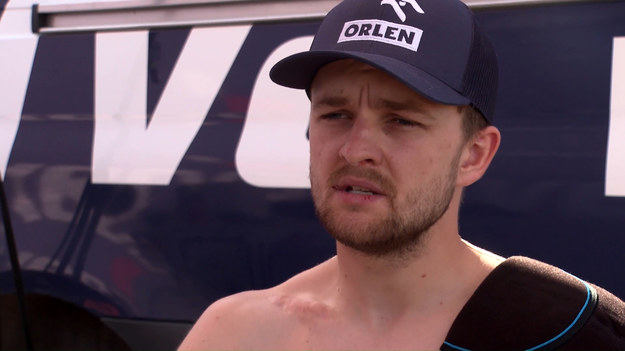 Motocyklista Maciej Giemza wycofał się z rywalizacji w Rajdzie Dakar po wypadku na 22. kilometrze dziewiątego etapu - poinformował Orlen Team na swoich mediach społecznościowych. Giemza zerwał więzadła w lewym barku i złamał kość prawej stopy.

