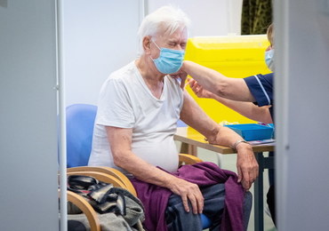 Czy szczepionka przeciw Covid-19 jest obowiązkowa? Ile kosztuje? [ODPOWIEDZI]