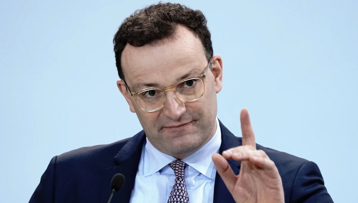 Minister zdrowia Niemiec Jens Spahn zapowiedział, że obostrzenia związane z epidemią Covid-19 nie zostaną całkowicie zniesione w lutym, zaś ograniczenia kontaktów będą konieczne przez kolejne 2-3 miesiące. 