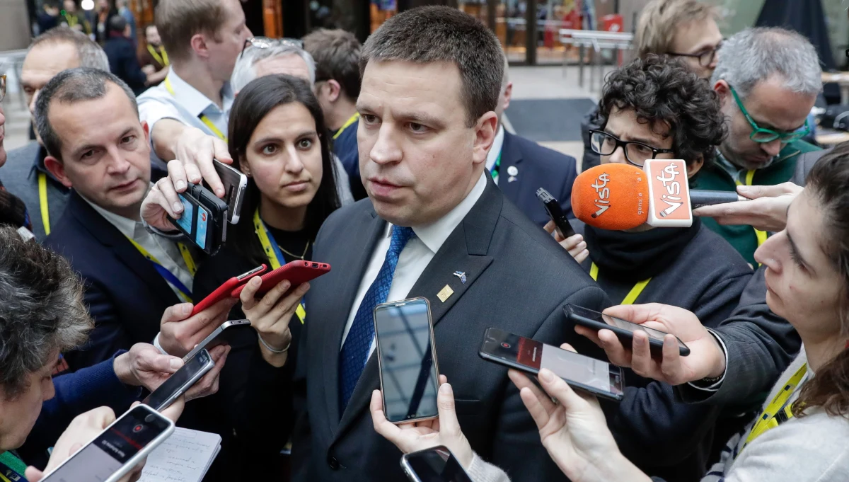 Premier Estonii Juri Ratas podał się do dymisji w związku ze śledztwem prokuratury dotyczącym podejrzenia korupcji wśród członków rządu i Estońskiej Partii Centrum, której przywódcą jest Ratas. Prezydent powierzyła misję stworzenia nowego rządu liderce opozycyjnej Estońskiej Partii Reform. 