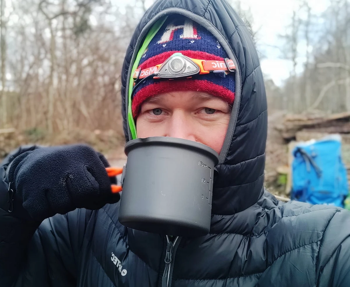 W nowym roku - w każdym miesiącu - w planach mam to, żeby zrobić coś dzikiego. Na początek będzie to Śnieżka w szortach - mówi w rozmowie z dziennikarką RMF FM Adam Sułowski - człowiek, którzy w zasadzie nie zsiada z roweru, nie wychodzi z wody, a przez niektórych nazywany jest "królem sportowego sado-maso". W ramach lockdownu zebrał wszystkie wegańskie przepisy i ogłosił światu, że... jako sportowiec nieodżywiający się ani mięsem, ani produktami pochodzenia zwierzęcego w końcu znalazł źródło białka. 