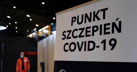 Od rozpoczęcia procesu zgłoszeń i rejestracji na szczepienia przeciw Covid-19 notujemy olbrzymi ruch we wszystkich kanałach dostępowych - przekazało w piątek Centrum e-Zdrowia (CeZ).