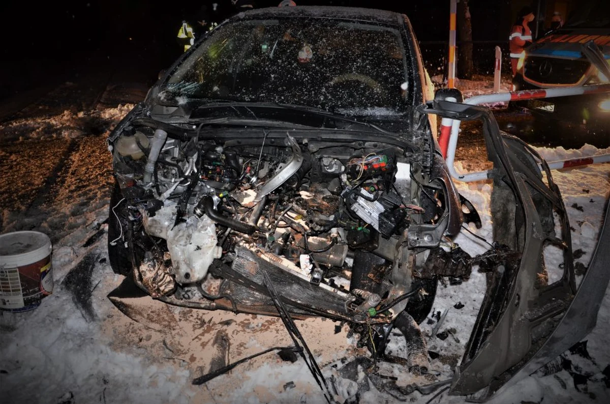 Do dwóch lat więzienia grozi kobiecie, która wczoraj doprowadziła do zderzenia samochodu z pociągiem w Mikołowie w woj. śląskim. Na szczęście ani kierującej, ani pasażerom pociągu nic się nie stało.