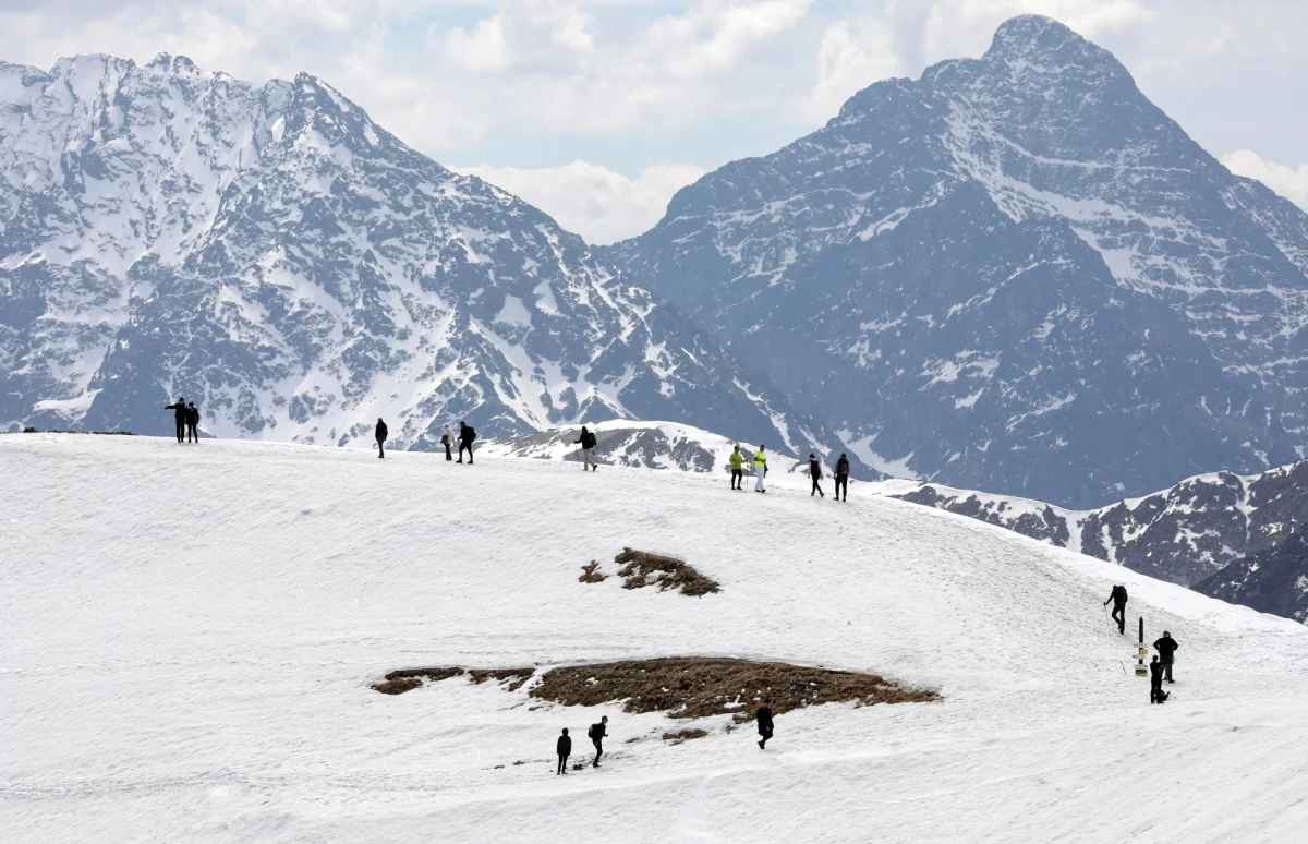 Nadeszła zima, więc rusza kolejna edycja akcji „Lawinowe ABC”, w tym roku w nieco zmienionej formie ze względu na sytuację epidemiczną w naszym kraju.