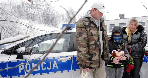 13-letnia Patrycja z Bytomia, której ciało znaleziono w środę w Piekarach Śląskich, była w ciąży – potwierdziła prokuratura po przeprowadzonej sekcji zwłok. Bezpośrednią przyczyną śmierci dziewczyny była rana kłuta serca. Decyzja w sprawie przyszłości 15-letniego Kacpra, który przyznał się do zbrodni, zapadnie po zgromadzeniu materiału dowodowego. 