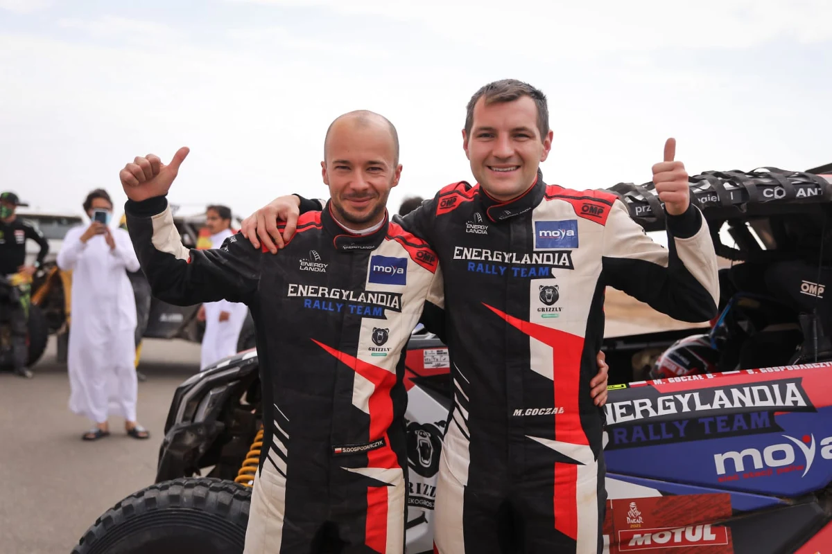 43. Rajd Dakar 2021 przeszedł do historii! Po 12 ekstremalnie trudnych etapach rywalizacji w Arabii Saudyjskiej i blisko 8000 przejechanych kilometrów Polacy z Energylandia Rally Team w komplecie zameldowali się na mecie w Dżuddzie.