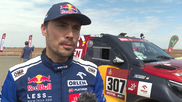 Jadący Toyotą Jakub Przygoński z niemieckim pilotem Timo Gottschalkiem zajęli czwarte miejsce w Rajdzie Dakar. Tę najtrudniejszą imprezę terenową świata po raz 14. wygrał Francuz Stephane Peterhansel (Mini). Jej 43. edycja odbyła się w Arabii Saudyjskiej.