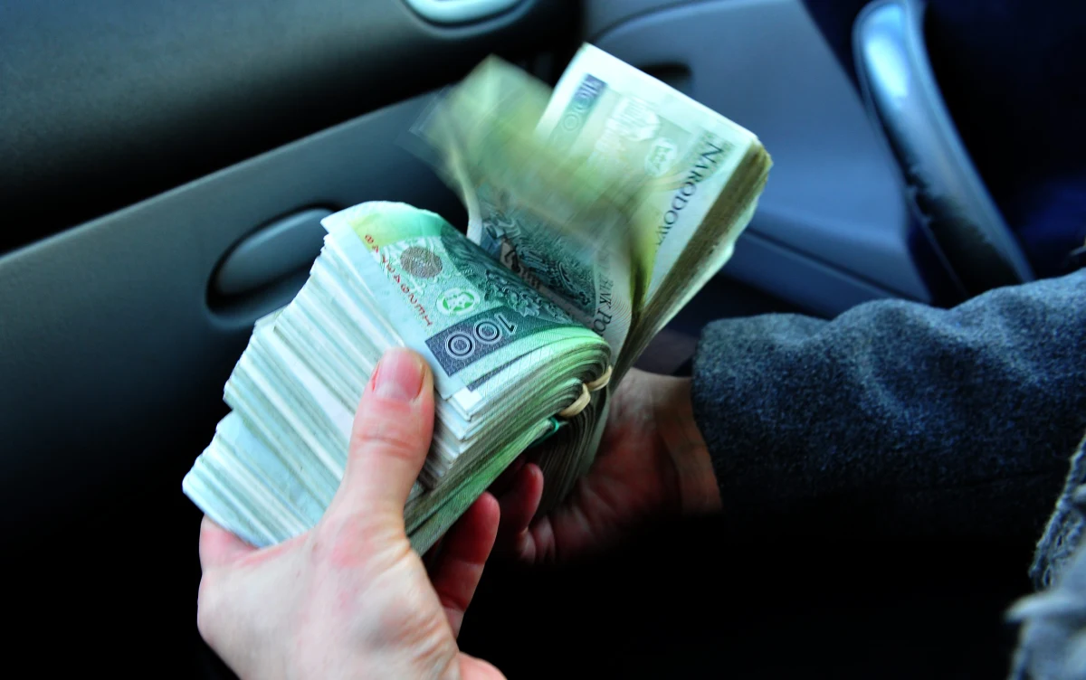 Prezes Narodowego Banku Polskiego Adam Glapiński zapowiedział wprowadzenie nominału 1000-złotowego. Dodał, że bank centralny wprowadził do obiegu 46,5 mln banknotów 500-złotowych.