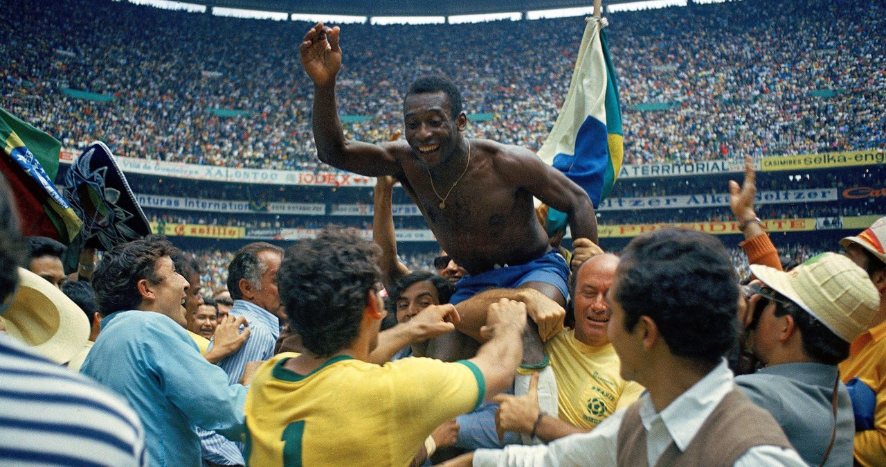 23 lutego na Netfliksie zadebiutuje kolejny sportowy film dokumentalny. Jego bohaterem będzie legendarny brazylijski piłkarz Pele. To jedyny zawodnik w historii futbolu, który aż trzykrotnie sięgał po tytuł mistrza świata. Netflix opublikował pierwszy zwiastun tej produkcji zatytułowanej po prostu „Pele”.