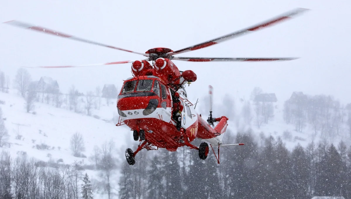 Minus 19 st. C odnotowano w nocy z soboty na niedzielę na Kasprowym Wierchu. Na szczycie leży 92 cm śniegu, a w Dolinie Pięciu Stawów Polskich spadło 115 cm - podała PAP dyżurna Wysokogórskiego Obserwatorium IMGW. TOPR apeluje o rezygnację z wyjść turystycznych powyżej górnej granicy lasu.