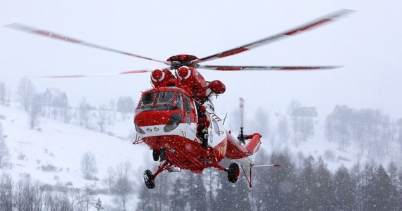 Minus 19 st. C odnotowano w nocy z soboty na niedzielę na Kasprowym Wierchu. Na szczycie leży 92 cm śniegu, a w Dolinie Pięciu Stawów Polskich spadło 115 cm - podała PAP dyżurna Wysokogórskiego Obserwatorium IMGW. TOPR apeluje o rezygnację z wyjść turystycznych powyżej górnej granicy lasu.