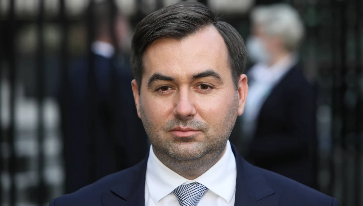 Sytuacja wielu branż jest trudna, podbramkowa. Trzeba pomagać, szukać odpowiednich rozwiązań, które w tej trudnej sytuacji dadzą możliwość przetrwania jak największej grupie przedsiębiorstw - powiedział w niedzielę rzecznik prezydenta Błażej Spychalski.