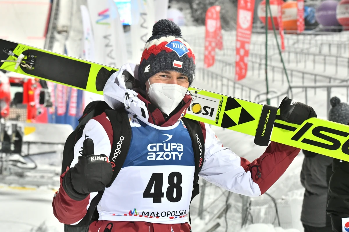 Po zawodach Pucharu Świata w skokach narciarskich w Zakopanem Norweg Halvor Egner Granerud nadal zajmuje pierwsze miejsce na liście płac. Drugi jest Kamil Stoch – a w pierwszej piątce znalazło się jeszcze dwóch Polaków – (Dawid Kubacki – czwarty) i Piotr Żyła (piąty). 