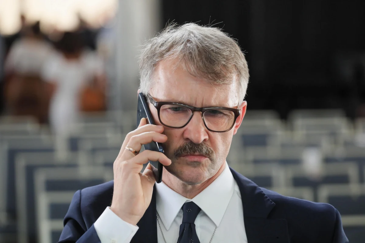 Opinia prawna ws. odwołania przewodniczącego Krajowej Rady Sądownictwa Leszka Mazura, która trafiła do I prezes Sądu Najwyższego, "jest niekorzystna dla decyzji KRS-u" – poinformował rzecznik SN sędzia Aleksander Stępkowski. Wyjaśnił, że zgodnie z opinią czynności, które doprowadziły do odwołania sędziego Mazura, "były niezgodne z prawem".