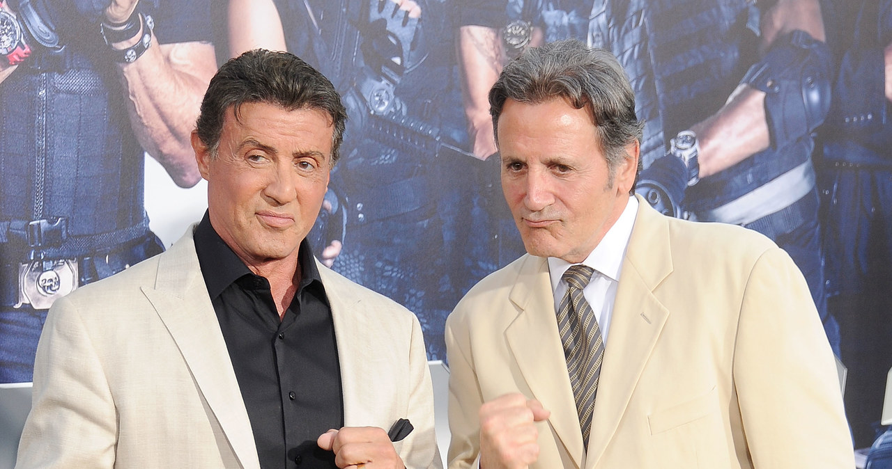 Mało kto wie, że Sylvester Stallone ma brata, który jest aktorem i piosenkarzem. Cztery lata młodszy Frank ma na swoim koncie role w 77 filmach oraz nominacje do Złotego Globu i Grammy. W wyjściu z cienia słynnego brata pomóc mu może film dokumentalny, którego jest głównym bohaterem.