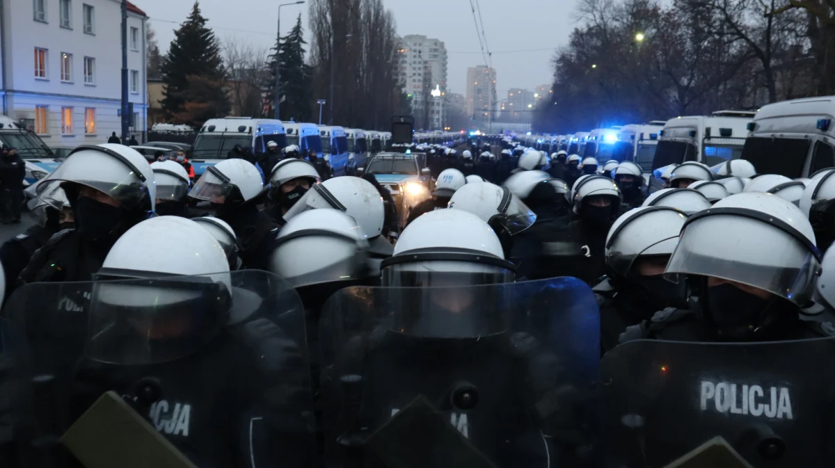Działania Najwyższej Izby Kontroli dotkną w tym roku kluczowych spraw publicznych. Marian Banaś reaguje na zawiadomienia posłów opozycji - donosi wtorkowa "Rzeczpospolita". "W szerokim planie swoich kontroli na 2021 rok NIK zawarł m.in. policję" - czytamy w gazecie.