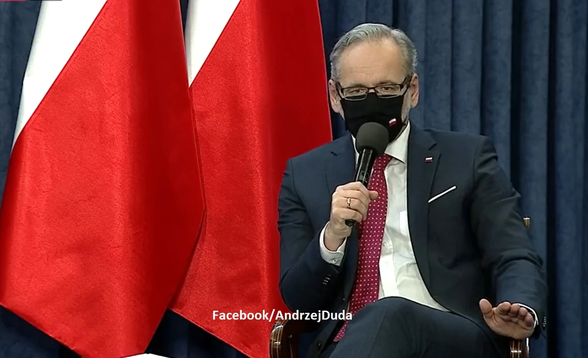 Minister Zdrowia Adam Niedzielski ogłosił, że rząd na początku lutego będzie chciał powtórzyć badanie przesiewowe nauczycieli. W trakcie sesji pytań i odpowiedzi dotyczącej programu szczepień przeciw Covid-19 zorganizowanej przez prezydenta Andrzeja Dudę w Pałacu Prezydenckim stwierdził też, że szczepienia przeciwko Covid-19 z pewnością będą wciąż dobrowolne.