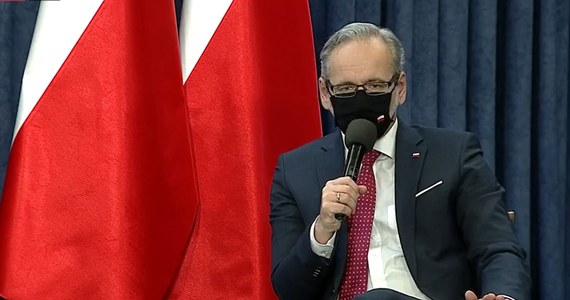 Minister Zdrowia Adam Niedzielski ogłosił, że rząd na początku lutego będzie chciał powtórzyć badanie przesiewowe nauczycieli. W trakcie sesji pytań i odpowiedzi dotyczącej programu szczepień przeciw Covid-19 zorganizowanej przez prezydenta Andrzeja Dudę w Pałacu Prezydenckim stwierdził też, że szczepienia przeciwko Covid-19 z pewnością będą wciąż dobrowolne.