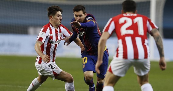 ​Lionel Messi z Barcelony został zawieszony na dwa mecze przez Hiszpańską Federację Piłkarską. To kara za faul i czerwoną kartkę, jaką Argentyńczyk zobaczył w rywalizacji z Athletic Bilbao w niedzielnym finale turnieju o Superpuchar Hiszpanii.