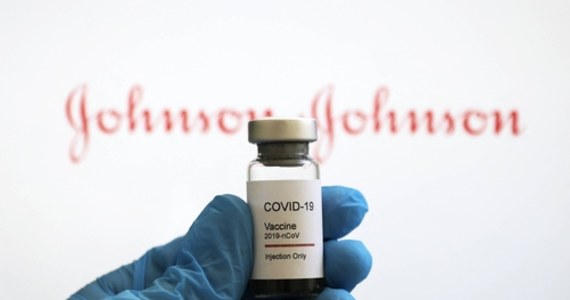 Jednodawkowa szczepionka przeciwko COVID-19 amerykańskiej firmy Johnson&Johnson może być skuteczna nawet w 100 proc. – wykazały wstępne badania kliniczne.