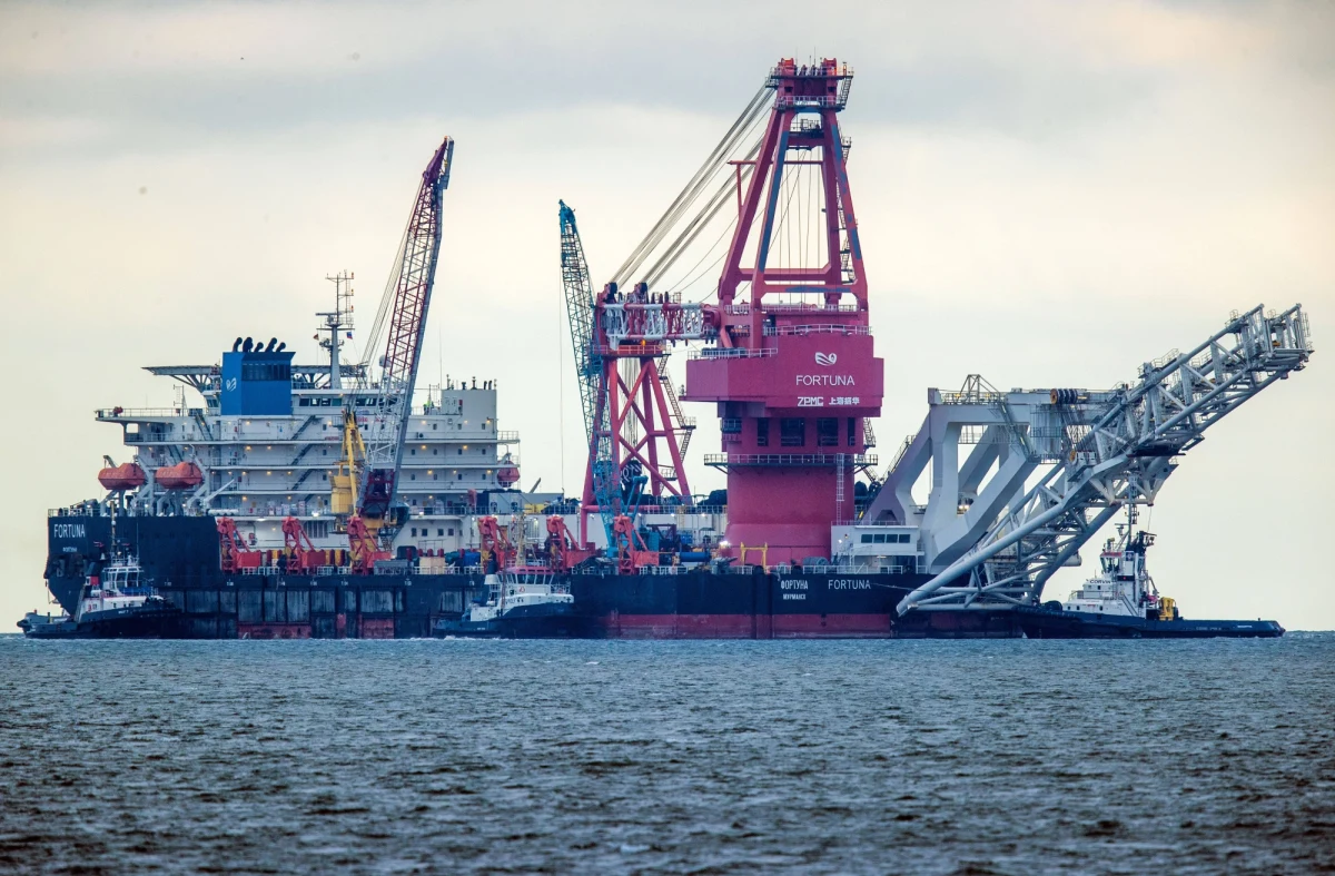 Pracująca przy budowie Nord Stream 2 barka do układania rur Fortuna i jej armator, rosyjska spółka KVT-RUS, zostały we wtorek objęte amerykańskimi sankcjami - ogłosiło we wtorek ministerstwo finansów USA.