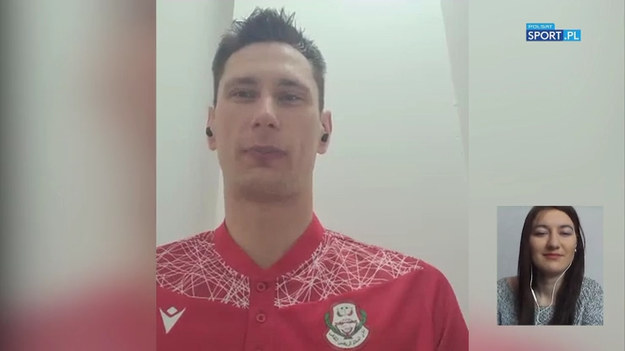 W połowie grudnia koreański klub Daejeon Samsung BlueFangs rozwiązał kontrakt z atakującym Bartoszem Krzyśkiem. Polak nawiązał współpracę z omańskim Al Salam Club, ale nie wyklucza powrotu do Korei.