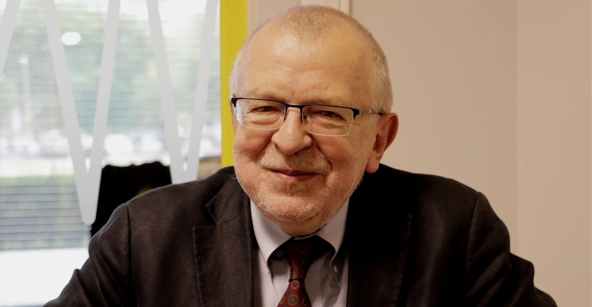 "Joe Biden miał pewną wypowiedź negatywną na temat obecnej sytuacji w Polsce. W jego otoczeniu jest wielu doradców, którzy mają do Polski poważne pretensje. To zapewne znajdzie przełożenie na decyzje czy wystąpienia samego prezydenta" - ocenił w Porannej rozmowie w RMF FM amerykanista prof. Zbigniew Lewicki. "Nie wiem, czy Trump lubił prezydenta Dudę - być może tak. Być może lubił tłumy wiwatujące na jego cześć jak był w Polsce... To była kalkulacja polityczna. Trump chciał mieć z Polską jak najlepsze relacje jako równoważnik do kiepskich relacji z Niemcami. Biden tego nie będzie potrzebował, bo będzie otwierał się na Europę" - dodał gość RMF FM. 