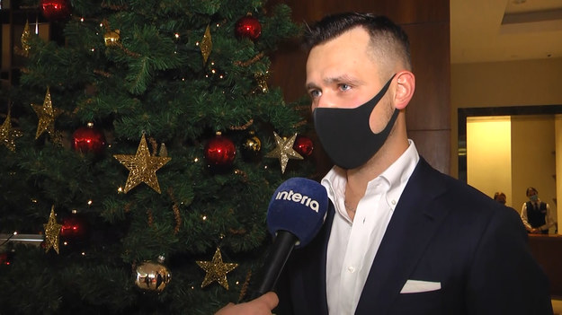 - Zmiana sprzętu, zmiana rakiet to jest duża zmiana. Nie czuję jednak z tego powodu jakiegoś ryzyka. Wszystko jest zrobione dokładnie pod Igę i uważam, że jej to posłuży - mówi w rozmowie z Interią Piotr Sierzputowski, trener Igi Świątek.