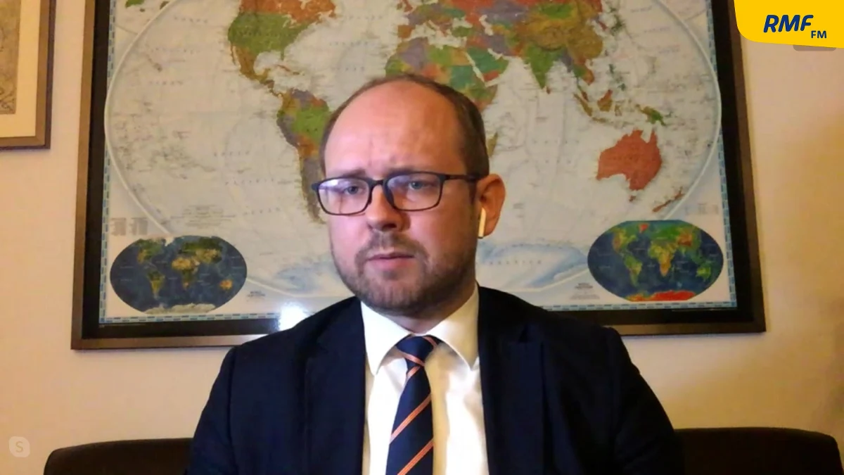 "Jest potrzeba, żeby ta administracja okrzepła, zasiadła w swoich biurkach. To nie jest ten etap, na którym należy decydować o datach przyszłych wizyt" - mówi wiceszef MSZ Marcin Przydacz, pytany o to, czy ekipa premiera Morawieckiego lub też prezydenta Dudy zabiegała już o spotkanie z nowym prezydentem USA Joe Bidenem. Gość Popołudniowej rozmowy w RMF FM dodał, że "jeśli będą ku temu potrzeba i wola, to zaproszenie (dla Joe Bidena – red.) będzie raz jeszcze wysłane". 