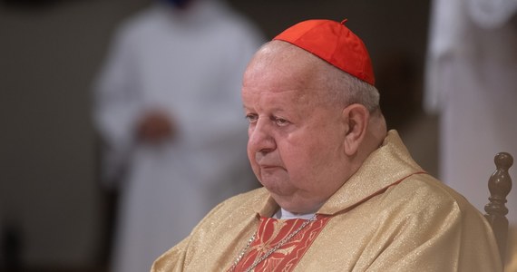 Nie będzie śledztwa w sprawie kardynała Stanisława Dziwisza, któremu jeden z europosłów zarzucił, że mimo uzasadnionego podejrzenia popełnienia przez księży przestępstwa pedofilii, nie zrobił on nic, by sprawcy tych przestępstw ponieśli odpowiedzialność karną. Zawiadomienie złożono po publikacji filmu „Don Stanislao. Druga twarz kardynała Dziwisza” w TVN24. Prokuratura okręgowa w Krakowie odmówiła wszczęcia śledztwa w tej sprawie - ustalili reporterzy RMF FM. 