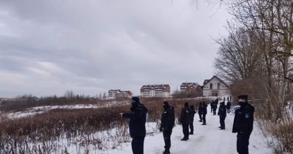 Ponad 80 policjantów, żołnierzy WOT i strażaków poszukuje w Olsztynie 21-letniego Witolda Studniarza. Młody mężczyzna od niedzieli nie skontaktował się z rodziną ani nie wrócił do domu.