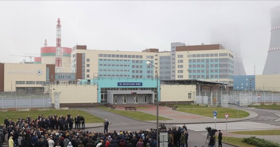 Pierwszy blok elektrowni atomowej w Ostrowcu, w obwodzie grodzieńskim, został ponownie włączony - poinformowało białoruskie ministerstwo energetyki. Teraz trwa planowe zwiększanie jego mocy. 