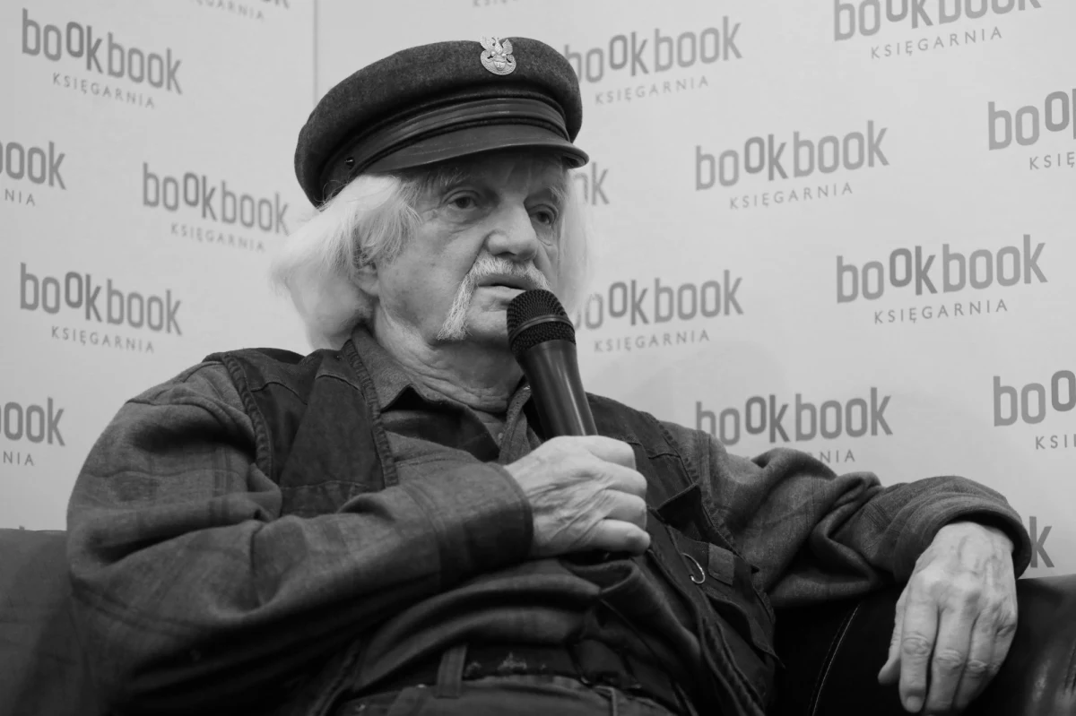 Nie żyje "Papcio Chmiel", na którego komiksach o Tytusie, Romku i A'Tomku wychowały się pokolenia Polaków. O śmierci Henryka Jerzego Chmielewskiego poinformował wydawca jego komiksów - Prószyński i S-ka.