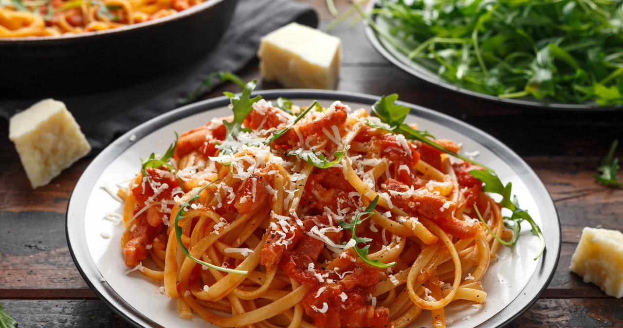  Spaghetti bolognese. Palce lizać