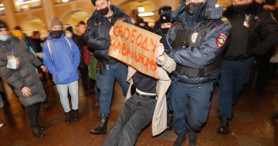 ​Rosyjski Komitet Śledczy wszczął sprawę karną w związku z wezwaniami do udziału w wiecach poparcia dla Aleksieja Nawalnego. Od kilku dni nastolatkowie w mediach społecznościowych apelują, by protestować w sobotę 23 stycznia.