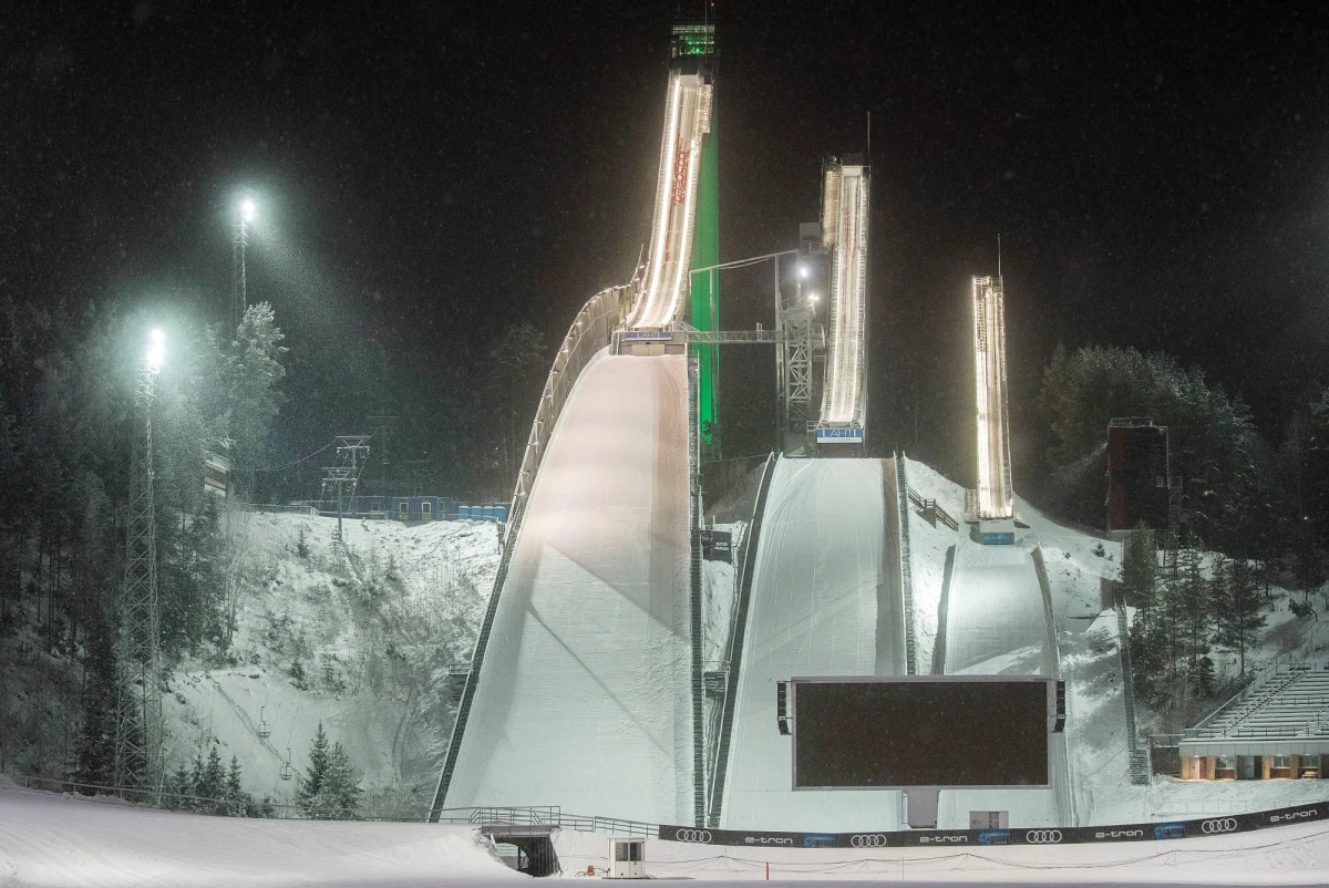 Wiatr pokrzyżował plany skoczków narciarskich w fińskim Lahti. Z powodu jego silnych podmuchów odwołano zaplanowane na dziś kwalifikacje. Wcześniej przesuwano również serie treningowe. 