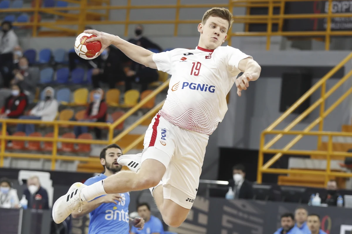 Dzisiejszy mecz Polaków z Węgrami może mieć dla biało-czerwonych kluczowe znaczenie w walce o ćwierćfinał mistrzostw świata piłkarzy ręcznych w Egipcie. Spotkanie rozpocznie się o godz. 18:00.