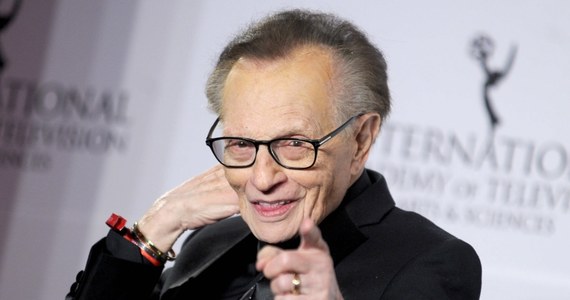 W wieku 87 lat zmarł Larry King, wieloletni współpracownik telewizji CNN, nestor amerykańskiego dziennikarstwa telewizyjnego. 3 stycznia trafił do szpitala z powodu Covid-19. 