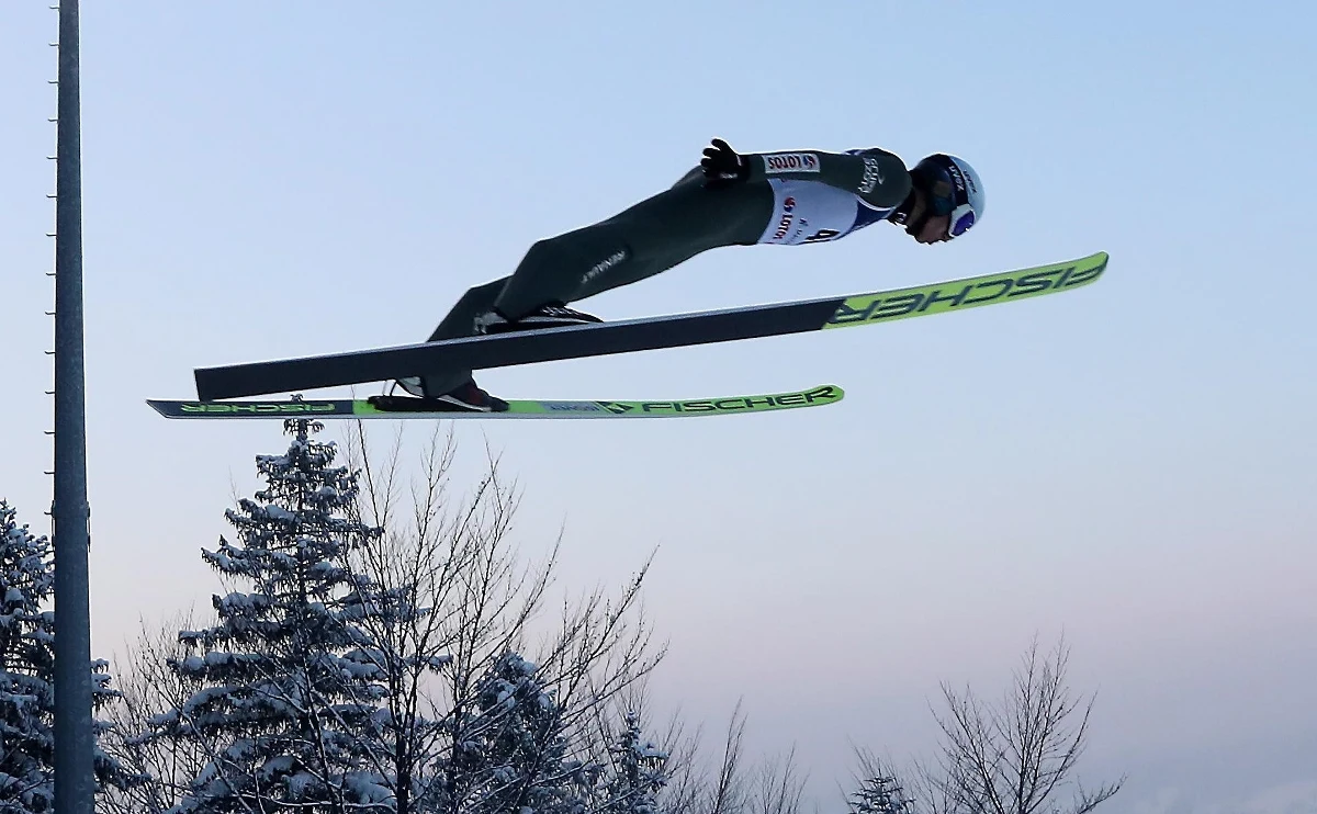 Polska zajęła drugie miejsce w drużynowym konkursie Pucharu Świata w skokach narciarskich w Lahti. Zwyciężyli Norwegowie, a trzecie miejsce zajęli Niemcy. W zespole biało-czerwonych wystąpili Piotr Żyła, Andrzej Stękała, Kamil Stoch i Dawid Kubacki.
