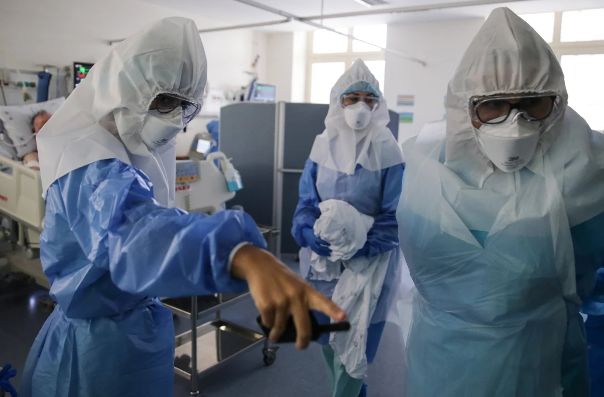 Dyrekcje kilku szpitali w Portugalii potwierdziły trudności w przyjmowaniu nowych pacjentów z Covid-19 wraz z nasilającą się epidemią. W sobotnim komunikacie ministerstwo zdrowia potwierdziło rekordową liczbę zgonów, zakażeń, a także pacjentów leczących się w szpitalach.