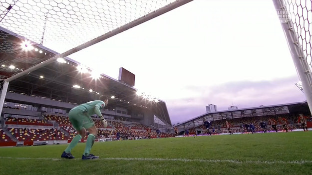 W czwartej rundzie Pucharu Anglii drużyna Brentford FC podejmowała Leicester City. Mecz zakończył się zwycięstwem gości 3-1. 