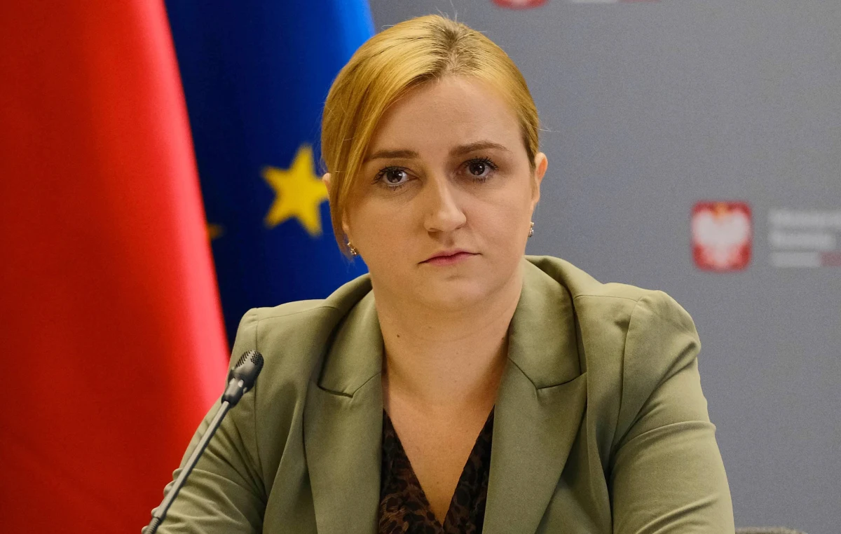 ​Informacje o kilkudziesięciu tysiącach otwartych lokali gastronomicznych to zatrważające dane - oceniła w poniedziałek wiceminister rozwoju, pracy i technologii Olga Semeniuk. Podkreśliła, że pomoc dla przedsiębiorców musi być kierowana tak, aby prawa przestrzegać.