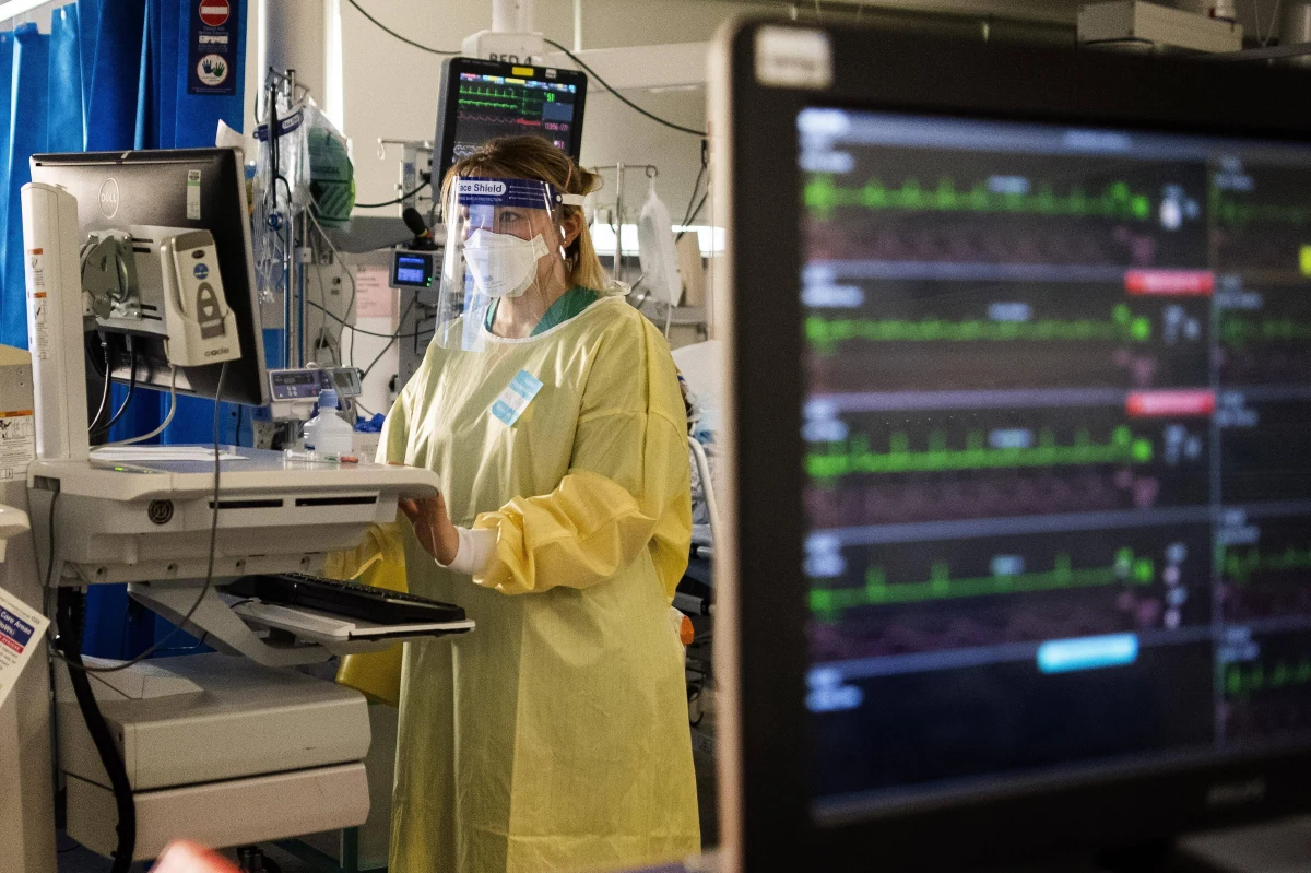 Ministerstwo Zdrowia informuje o nowych 2 419 przypadkach zakażenia koronawirusem. Ostatniej doby zmarło 38 chorych na Covid-19. Bilans epidemii koronawirusa w Polsce to 1 478 119 zakażonych. Od początku epidemii zmarło 35 401 pacjentów.