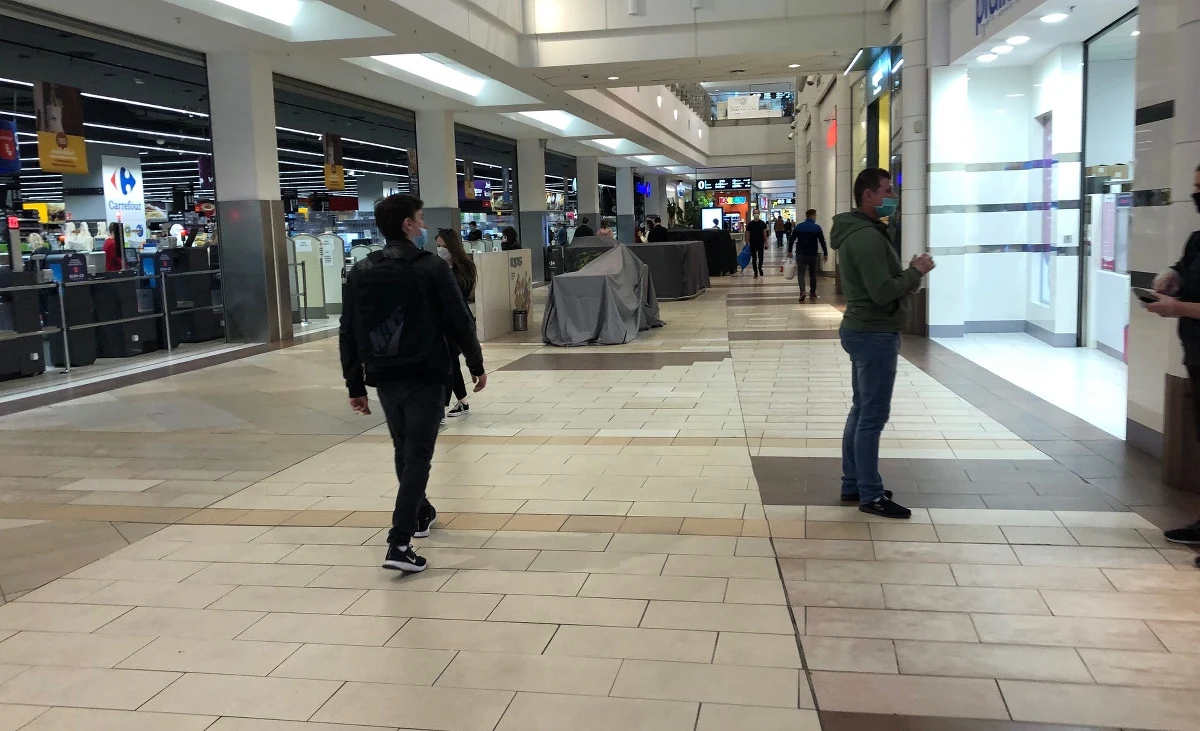 Pewne poluzowanie obostrzeń nastąpi, ale to nie będzie nic spektakularnego - tak urzędnicy z Kancelarii Prezesa Rady Ministrów zapowiadają konferencję prasową Mateusza Morawieckiego. Jak ustaliliśmy, jutro szef rząd ma ogłosić pierwsze w obecnej fali zakażeń luzowanie ograniczeń gospodarczych.