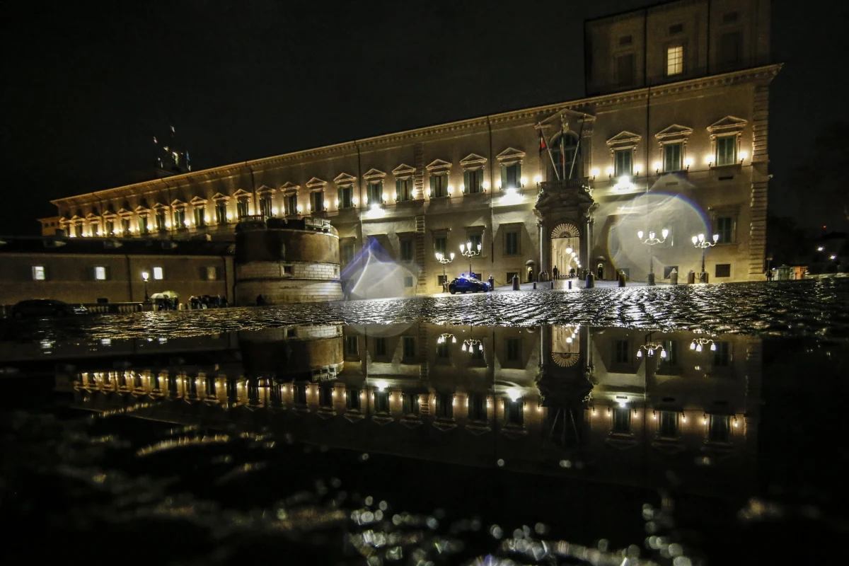 We wtorek rano premier Włoch Giuseppe Conte powiadomi podczas posiedzenia rządu o swej woli złożenia dymisji na ręce prezydenta - ogłosiła w poniedziałek jego kancelaria. Krok ten jest wynikiem osłabienia rządu po wyjściu z niego ugrupowania Italia Viva.