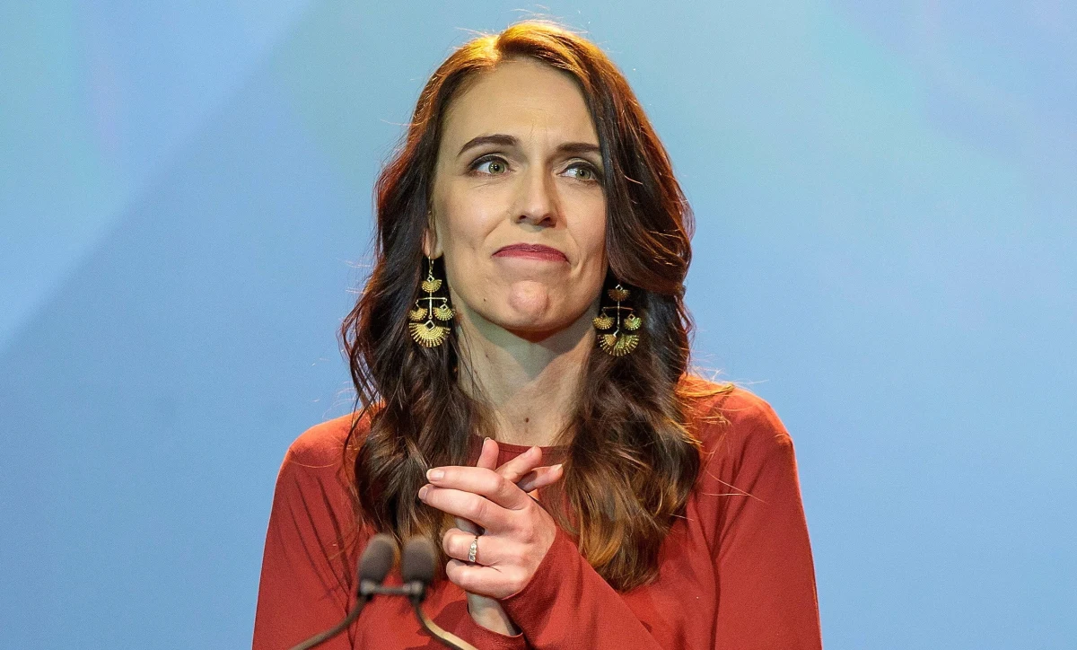 Premier Nowej Zelandii Jacinda Ardern zapowiedziała we wtorek, że granice jej kraju pozostaną zamknięte przez większą część 2021 roku ze względu na niesłabnącą pandemię koronawirusa, ale będą też kontynuowane ustalenia dotyczące podróży z Australią i innymi krajami Pacyfiku.