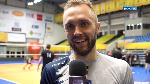 Siatkarze Grupy Azoty ZAKSA Kędzierzyn-Koźle rozpoczną we wtorek rywalizację w drugim turnieju Ligi Mistrzów, tym razem rozgrywanym w Bełchatowie. Ich pierwszym rywalem będzie PGE Skra (wtorek, godz. 20:30), kolejnymi tureckie Fenerbahce Stambuł (środa, godz. 20:30) i belgijski Lindemans Aalst (czwartek, godz. 20:20). Podczas pierwszego turnieju, który rozgrywany był w grudniu, kędzierzynianie grali na swoim parkiecie i wszystkie te drużyny pokonali 3:0. O planach na turniej w Bełchatowie mówią Paweł Zatorski i Adrian Staszewski, czyli libero i przyjmujący ZAKSY. Transmisje wszystkich meczów turnieju LM w Polsacie Sport. 

(wideo: Grupa Azoty ZAKSA Kędzierzyn-Koźle)
